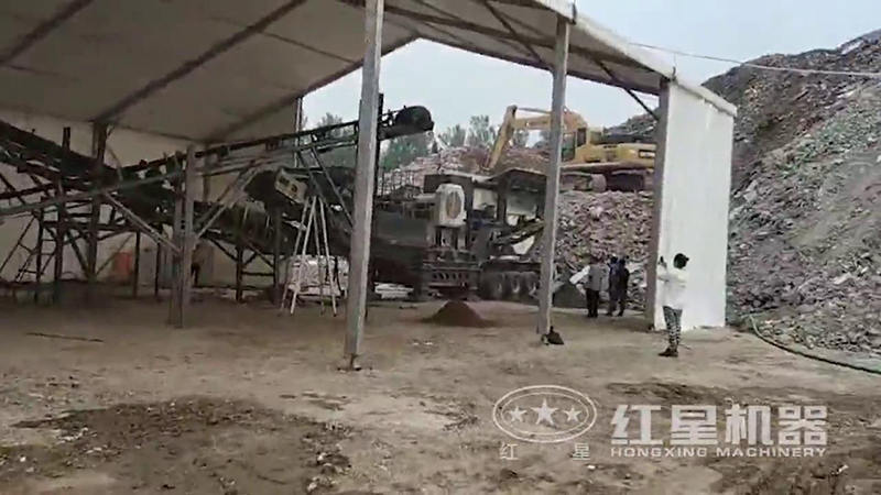 流動(dòng)石子加工機(jī)現(xiàn)場(chǎng)實(shí)拍