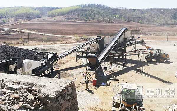 流動磕石機工作現(xiàn)場