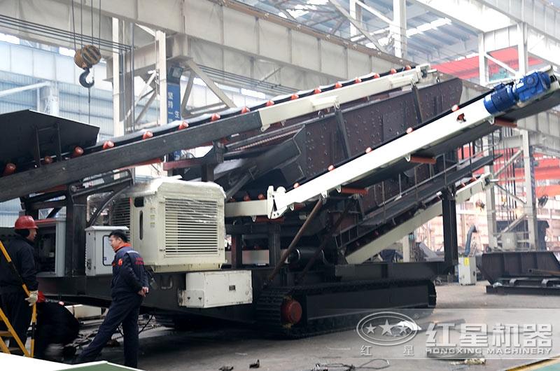 履帶式移動(dòng)粉砂機(jī)車間