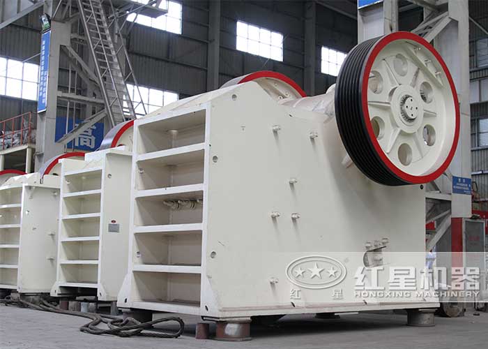 鄂式破石機(jī)車間實拍