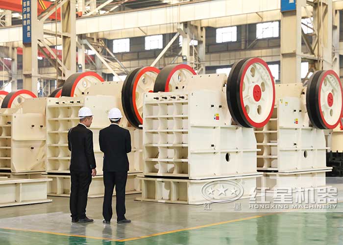 鄂式破石機(jī)車間高清實拍