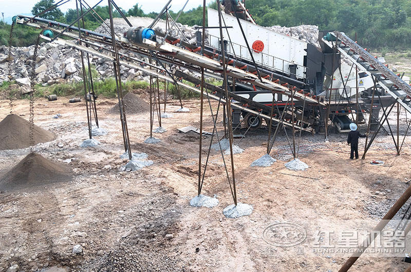 移動重錘式破碎機(jī)制砂現(xiàn)場