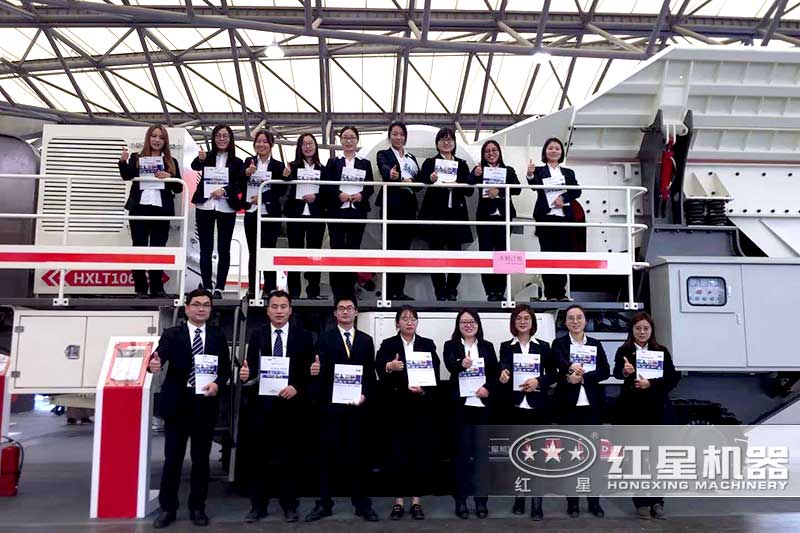 大型的履帶式移動石頭破碎機市場價格上百萬