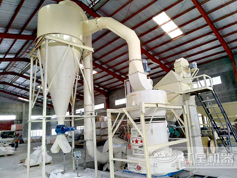 該現(xiàn)場選用的磨粉機設備