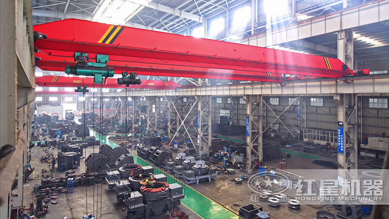 紅星忙碌的石子加工設(shè)備生產(chǎn)車間