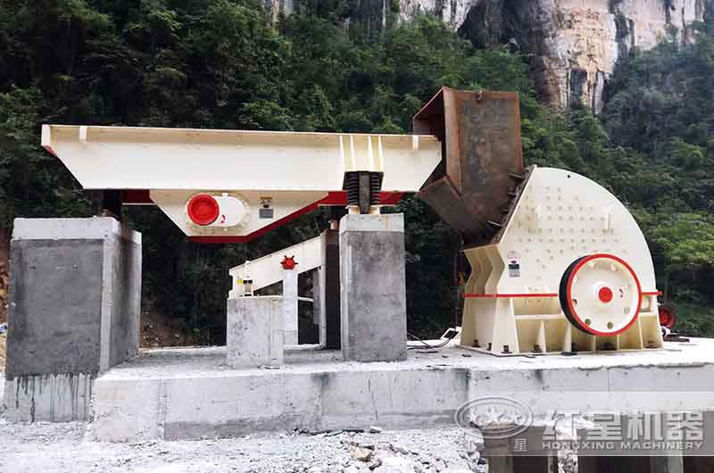 重錘式破碎機(jī)作業(yè)現(xiàn)場(chǎng)