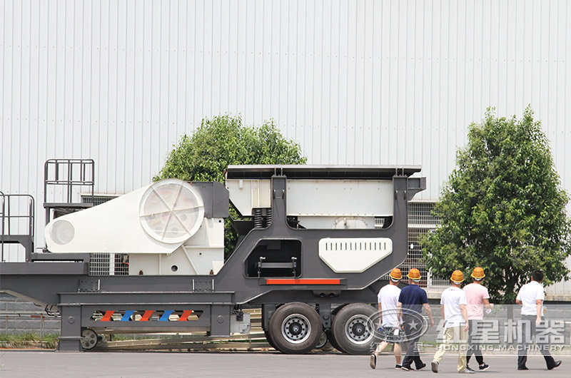 輪胎移動(dòng)顎式破碎機(jī)