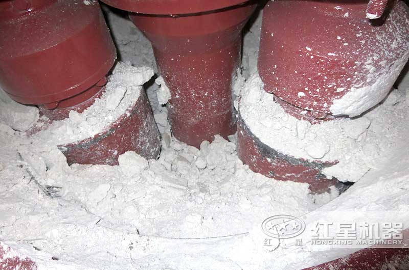 紅星雷蒙磨粉機部件采用優(yōu)質耐材制作