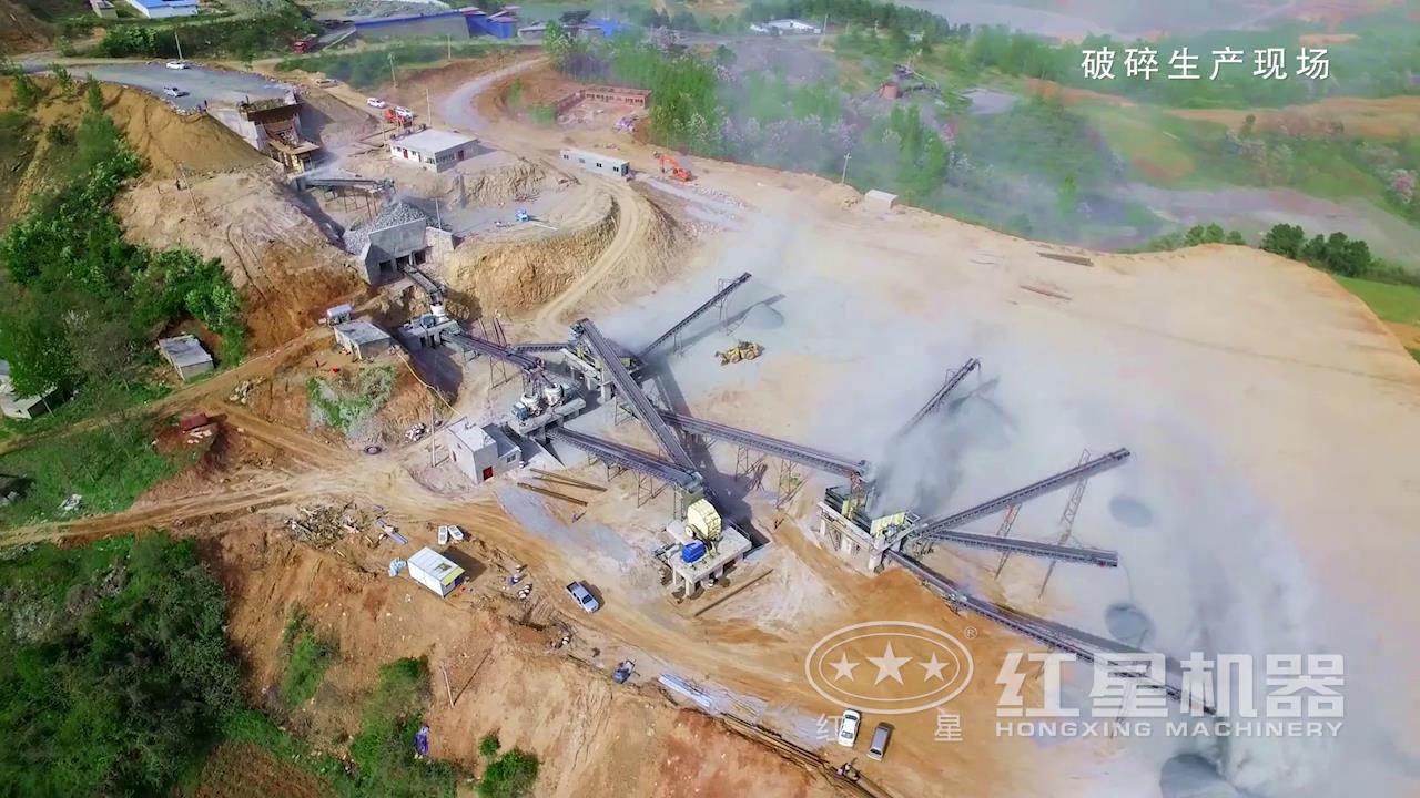 南陽桐柏時(shí)產(chǎn)500噸大型石料破碎現(xiàn)場(chǎng)