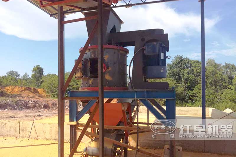 復合式破碎機現(xiàn)場實拍