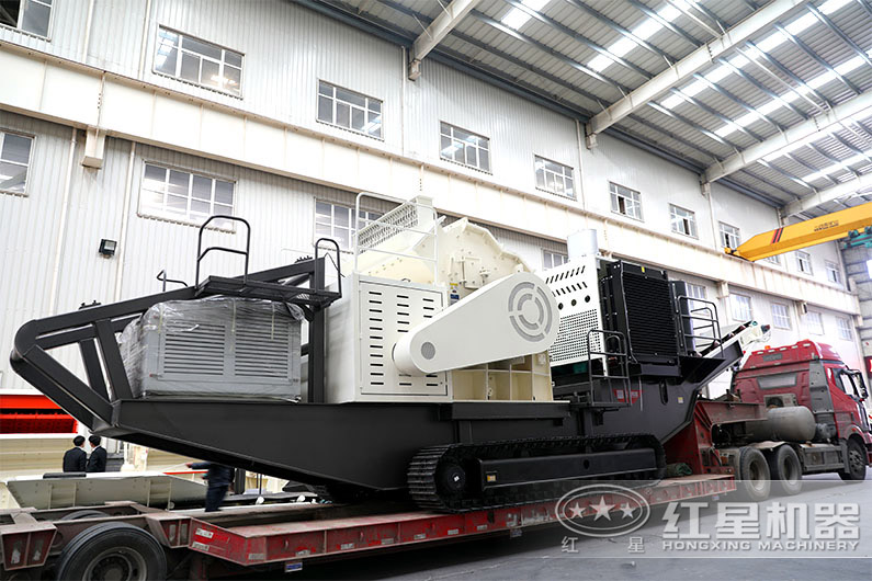 履帶式移動(dòng)細(xì)碎機(jī)發(fā)貨