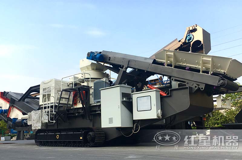 履帶移動圓錐破碎機發(fā)貨