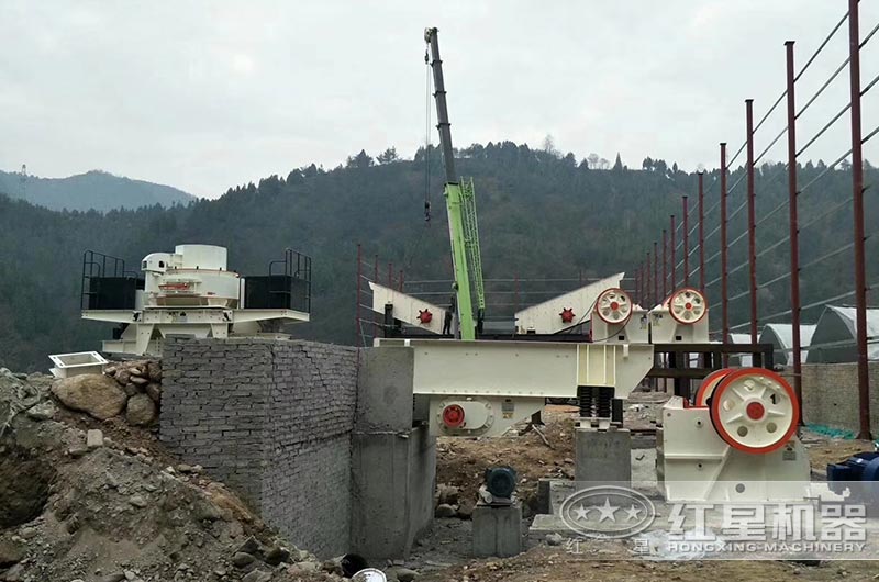 細(xì)碎制砂機(jī)生產(chǎn)線安裝現(xiàn)場(chǎng)