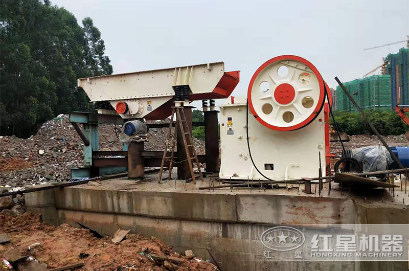 固定式750*1060顎式破碎機現(xiàn)場