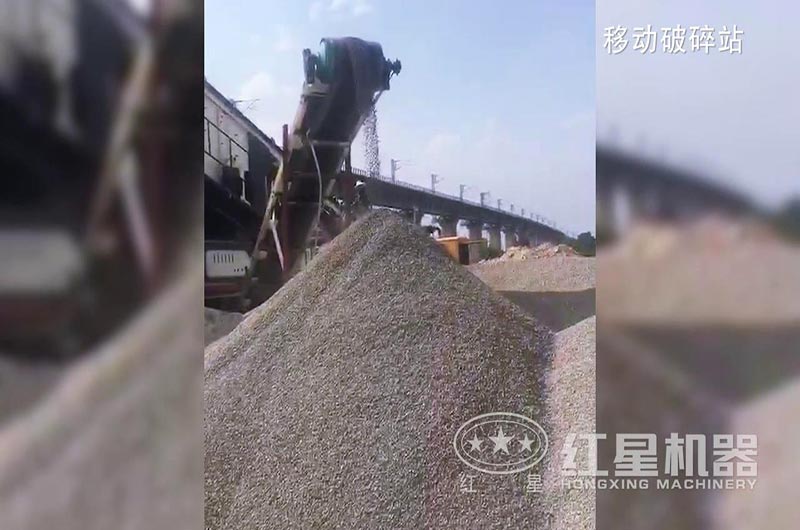 小型車載移動(dòng)破碎機(jī)站加工成品