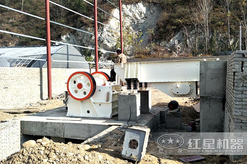 PE-750×1060顎式破碎機