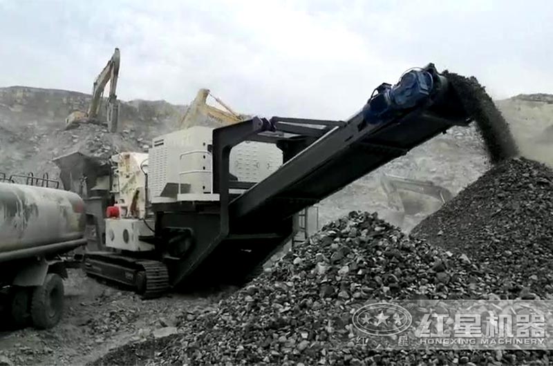 履帶移動反擊破破碎現(xiàn)場