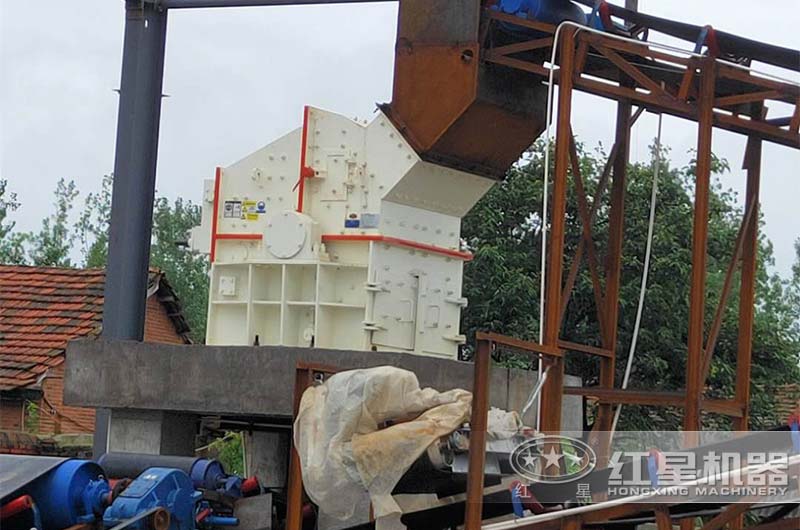 細(xì)碎機(jī)現(xiàn)場(chǎng)實(shí)拍