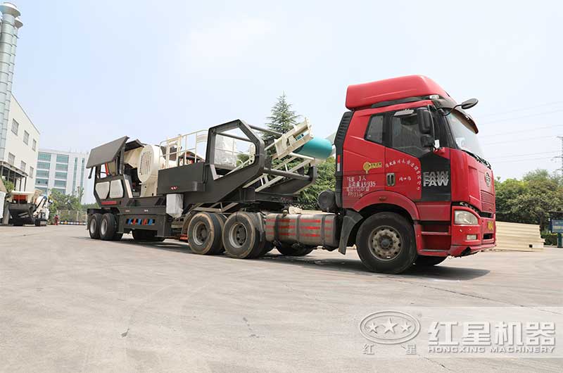 移動(dòng)輪式破碎機(jī)可以搭載哪些破碎設(shè)備，市場(chǎng)價(jià)格是多少