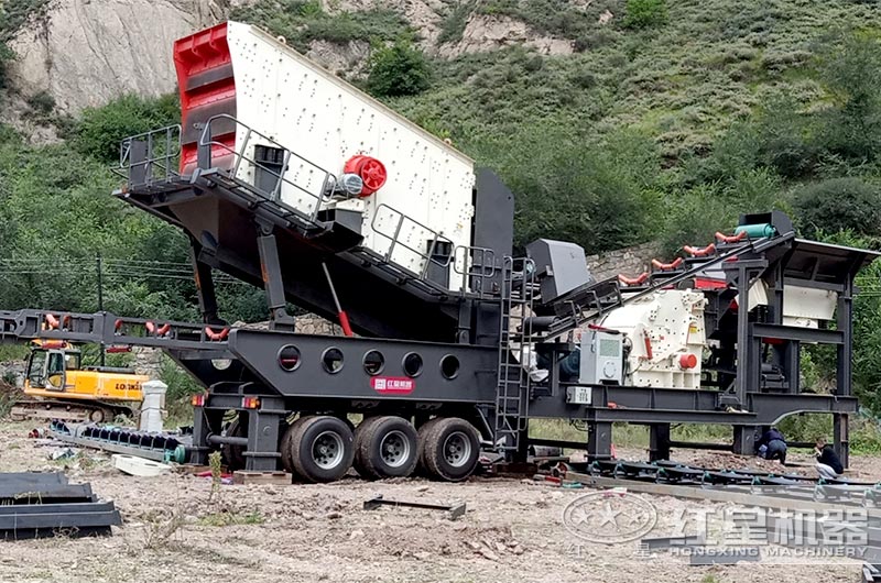 三合一反擊式移動(dòng)破碎站現(xiàn)場(chǎng)實(shí)拍