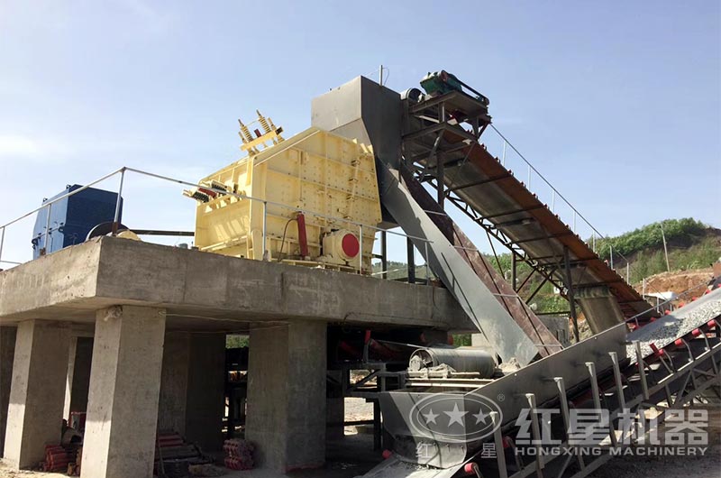 反擊破碎整形機(jī)現(xiàn)場實(shí)拍