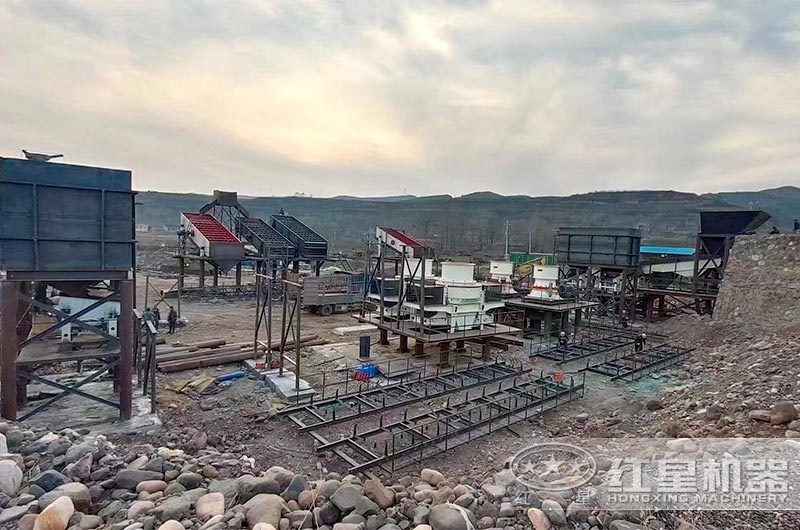 浙江時產(chǎn)千噸砂石場露天作業(yè)現(xiàn)場全景實(shí)拍