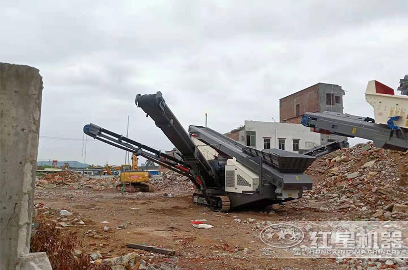 日產(chǎn)300方聯(lián)合式移動(dòng)破碎站現(xiàn)場(chǎng)