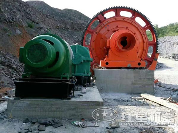 爐渣球磨機現(xiàn)場1