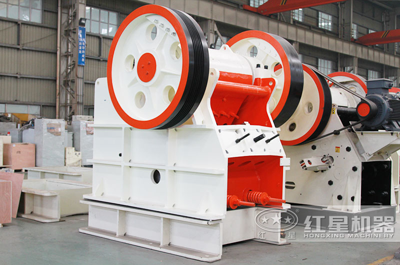 大型碎石機(jī)多種型號(hào)出口國外，附圖片和報(bào)價(jià)