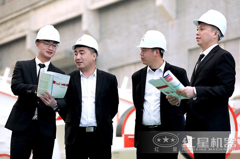 客戶到場參觀，工程師為其量身選型