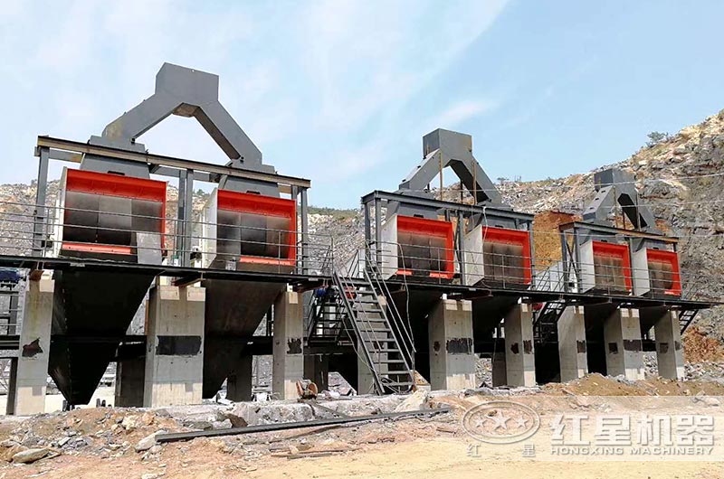 大型石料生產(chǎn)線配備多臺(tái)篩分機(jī)，提高成品質(zhì)量