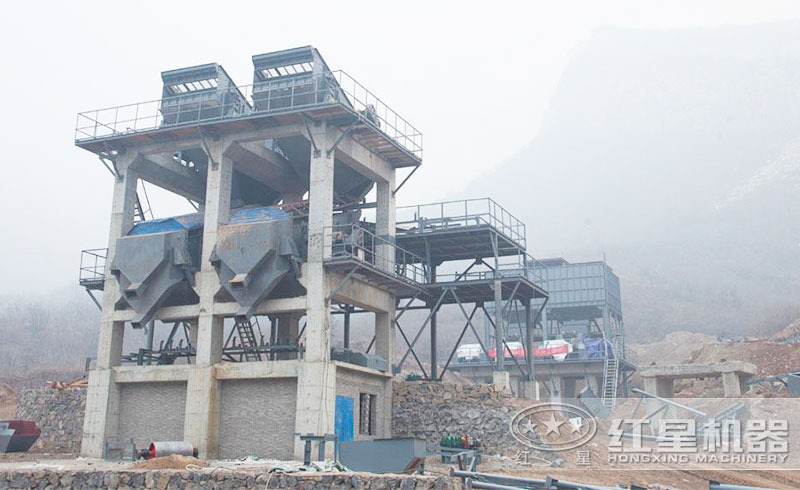 紅星廠家設(shè)計(jì)的塔樓式干法制砂機(jī)生產(chǎn)線現(xiàn)場(chǎng)