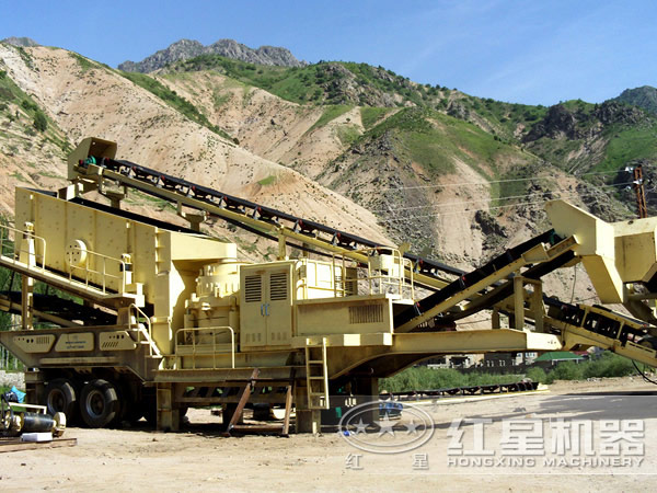 移動(dòng)破碎站現(xiàn)場(chǎng)圖