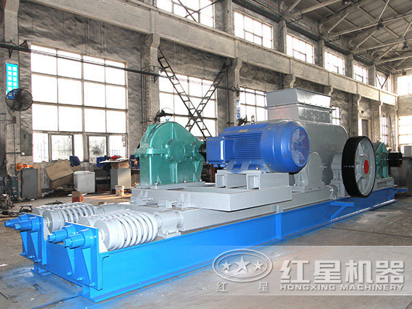 對(duì)輥破碎機(jī)車間