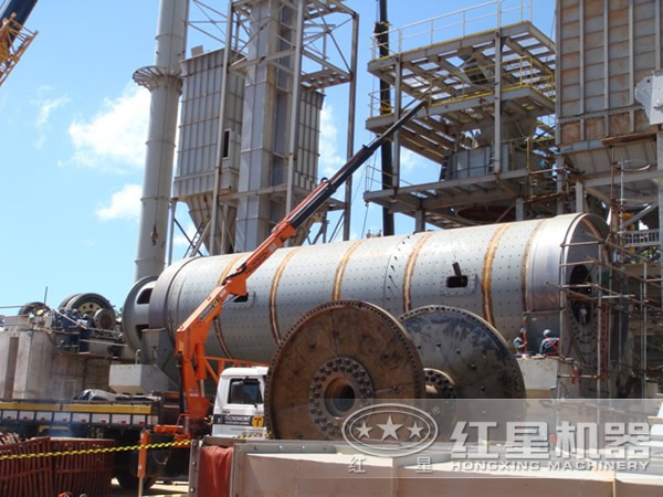 原料磨作業(yè)現(xiàn)場實(shí)拍展示圖