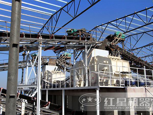 反擊式石頭碎石機(jī)現(xiàn)場圖