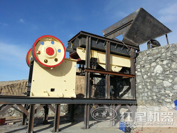 PE1200×1500顎式破碎機(jī)現(xiàn)場圖