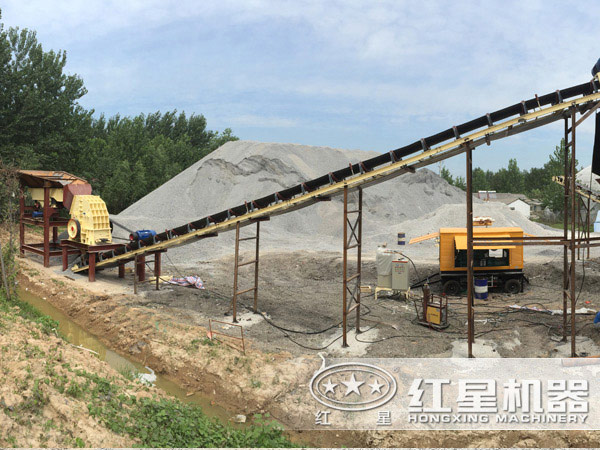 錘式破碎機現(xiàn)場圖