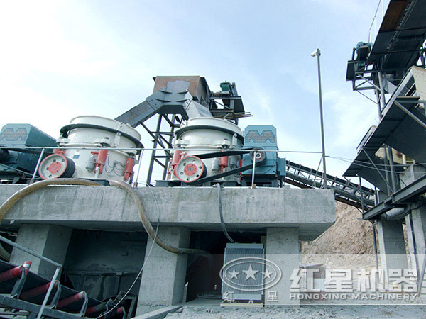 多缸液壓圓錐破碎機(jī)現(xiàn)場圖