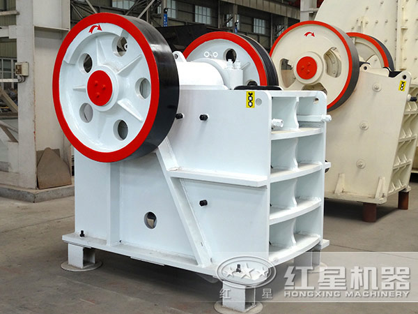 時(shí)產(chǎn)250噸碎石機(jī)