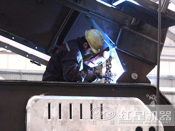 移動式碎石機(jī)的制造